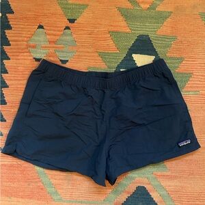 Patagonia barely baggies L